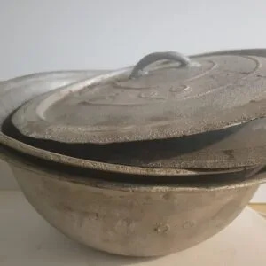 CASTED IRON POT SAKI BASIA AND COVER (BINTINLAYE)